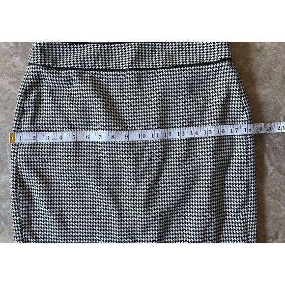 banana Republic houndstooth black and white pencil skirt size 6P - Picture 8 of 8
